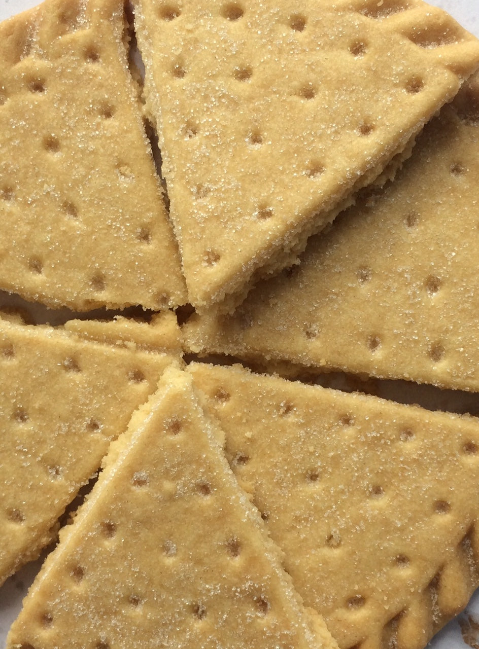 Poinsettia shortbread tin