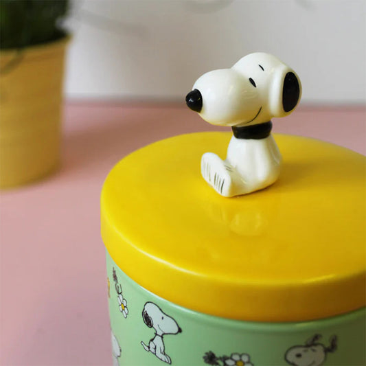Peanuts treat jar