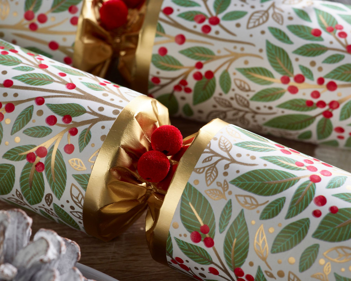 Winter berry crackers