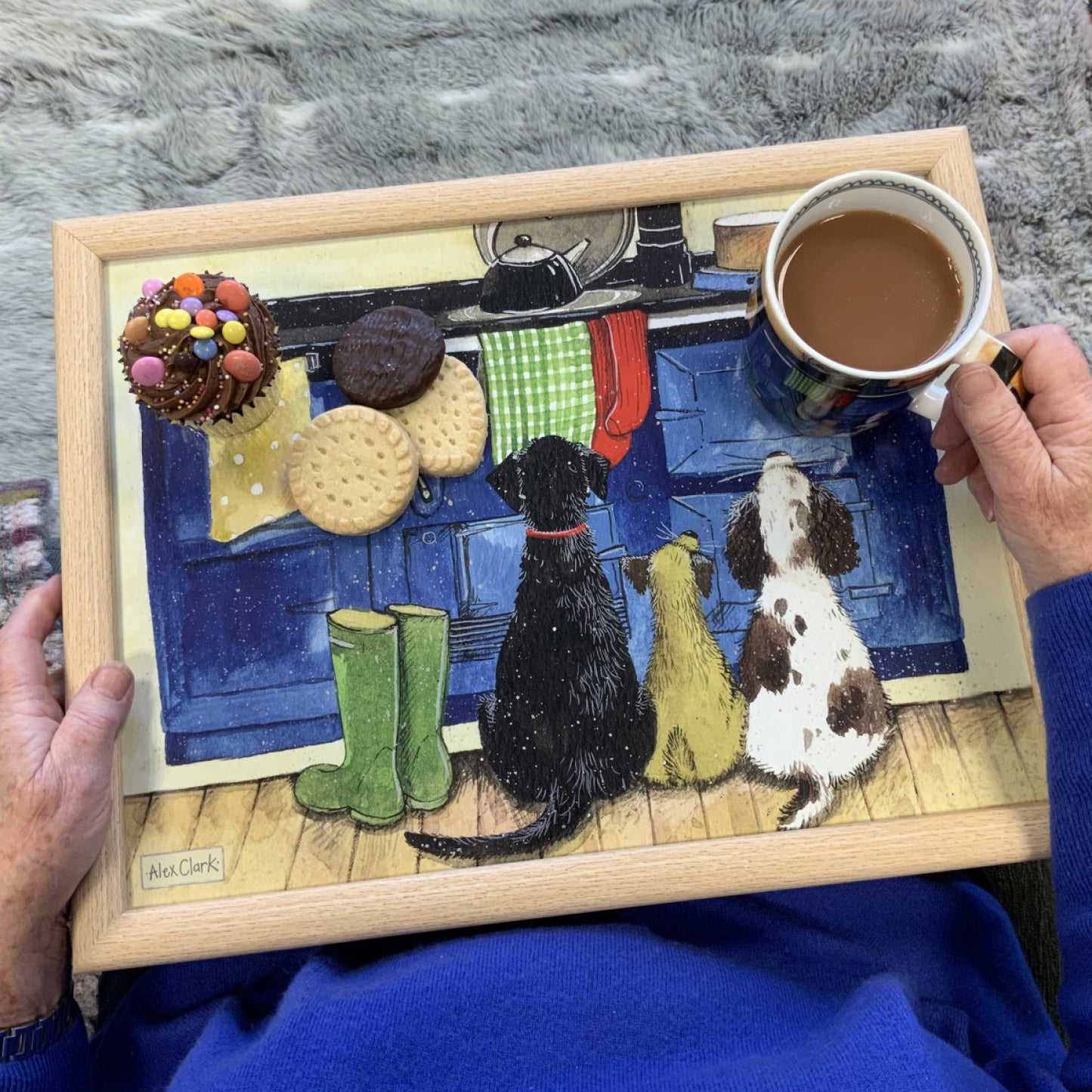 Hot dogs lap tray