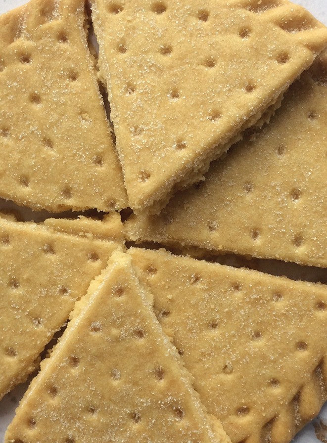 Poinsettia shortbread tin