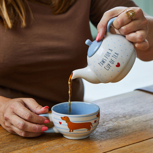 Sausage dog teapot for one
